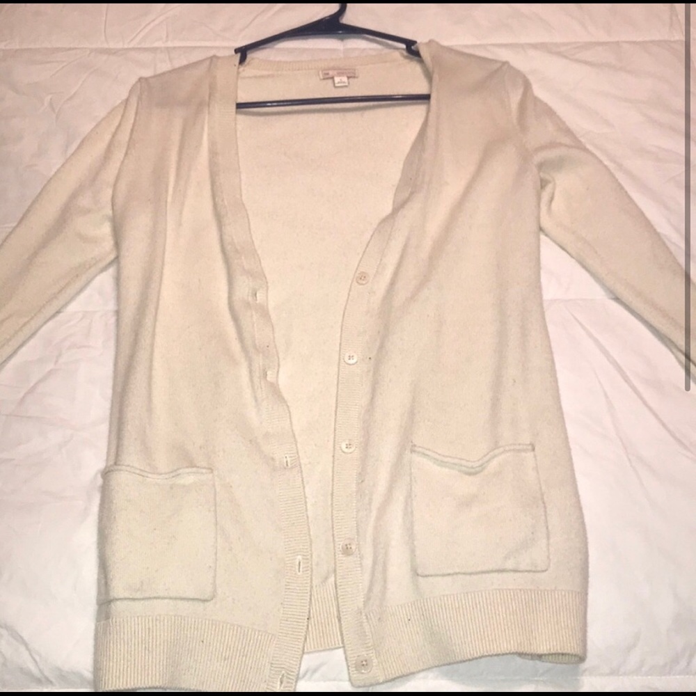 Gap cream cardigan